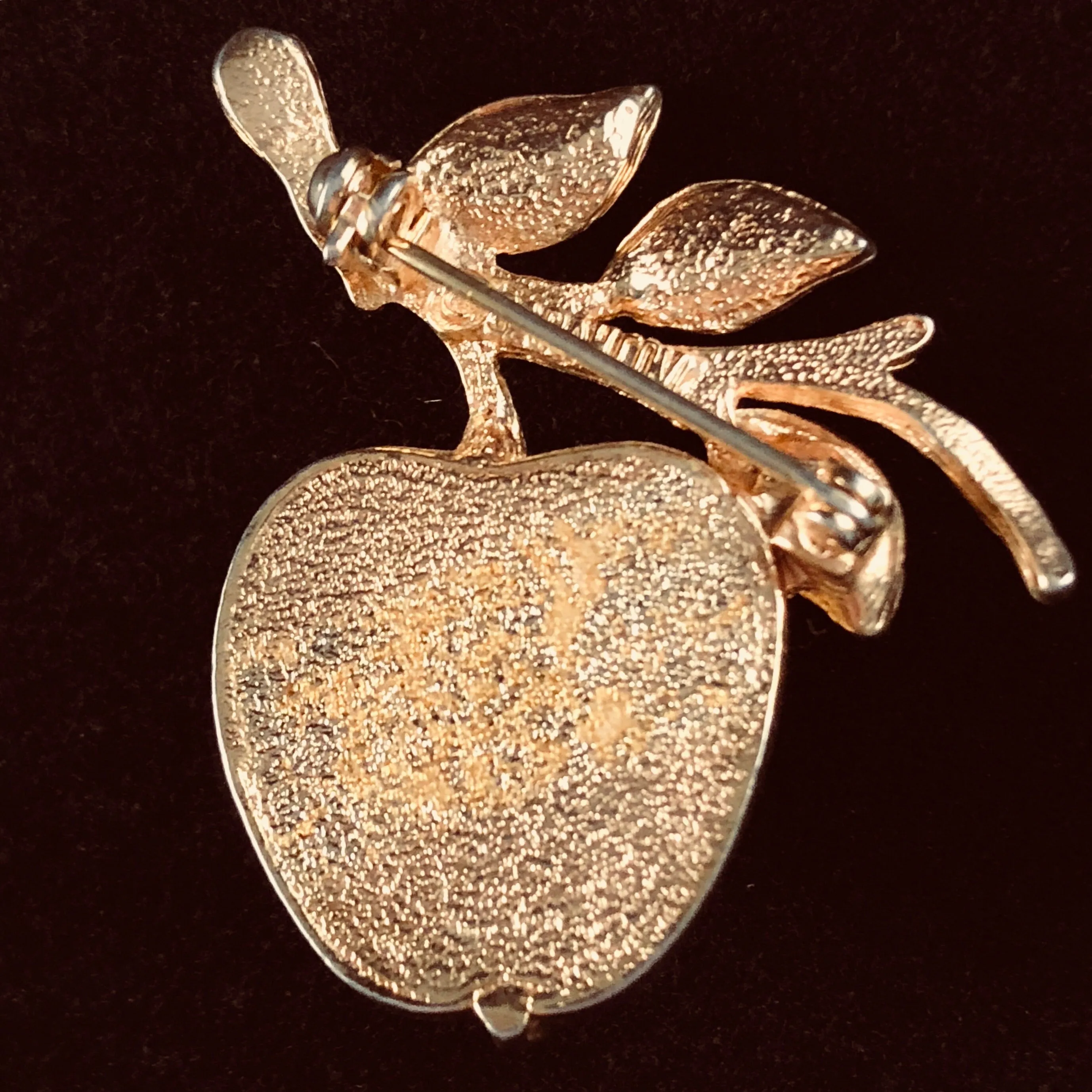 1970 Sarah Coventry Delicious Gold Brooch