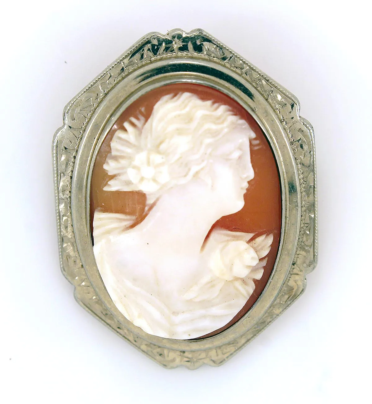 ANTIQUE 14K CAMEO BROOCH WITH HAND CHASED BEZEL & RELIEF SHELL CAMEO