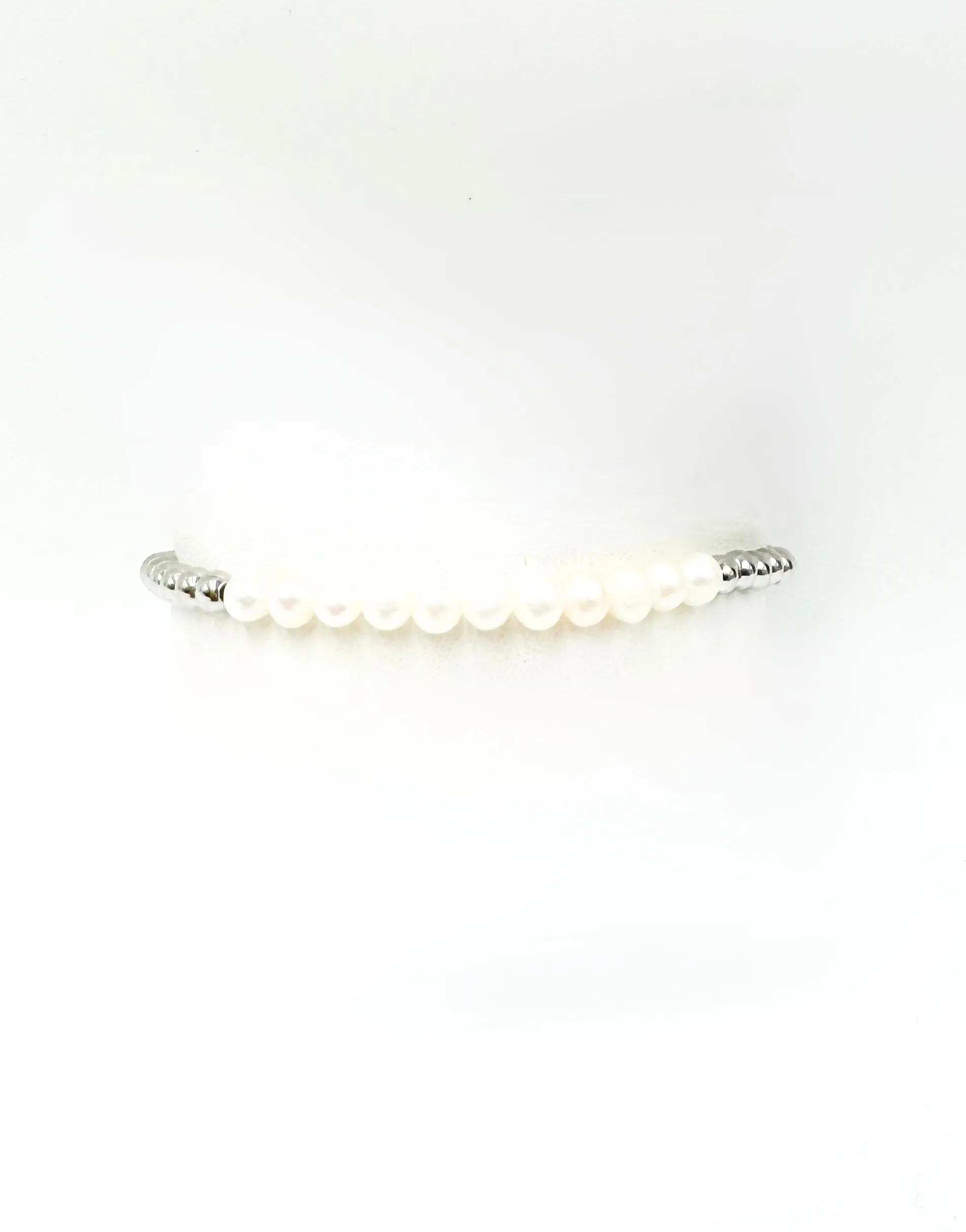 BEADED STRETCH WITH PEARL CENTER BRACELET