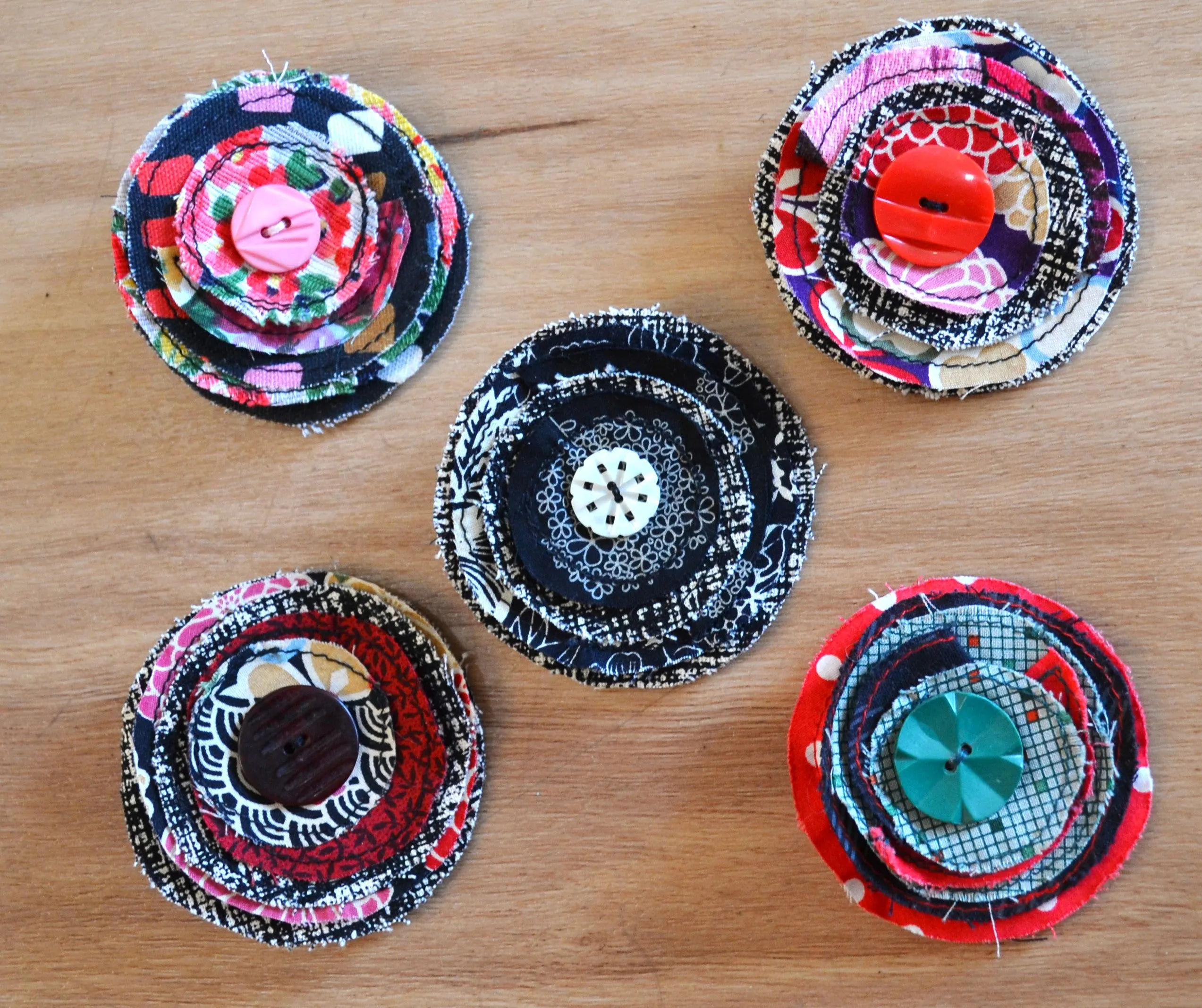 Berserk no waste Fabric Rosette brooches