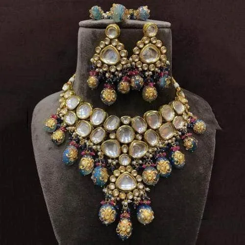 Big Kundan Drop Pendant Necklace Set