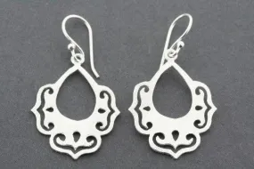 chandelier drop earring