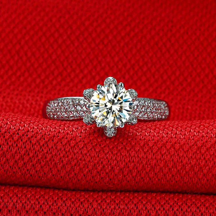 Engraved 1 Carat Moissanite Diamond Vintage Ring