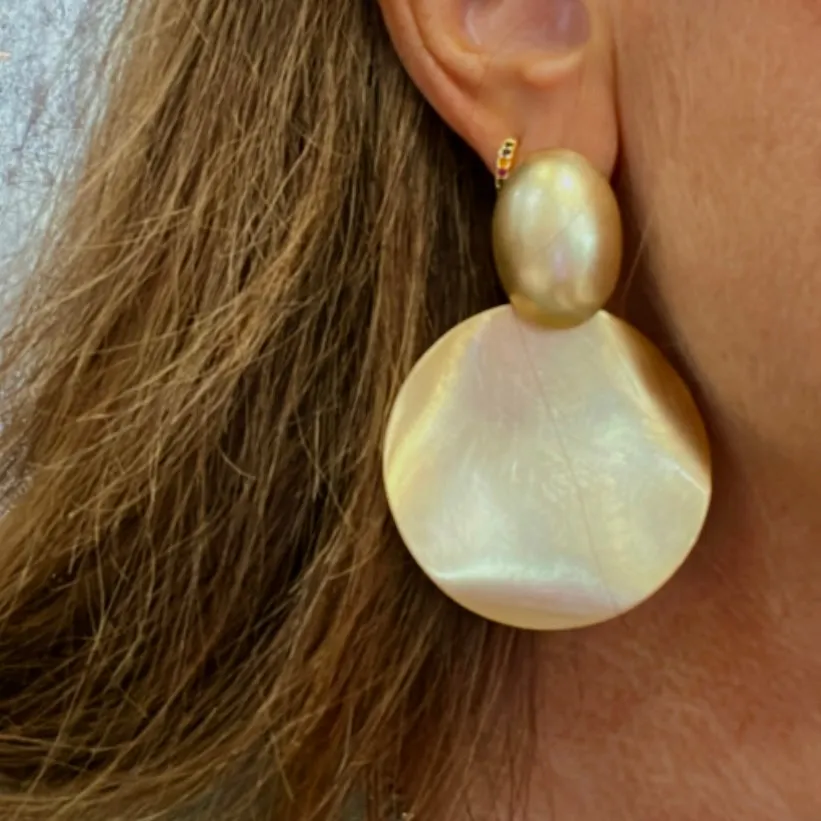 Feel The Love Gold Oval & Circle Earrings