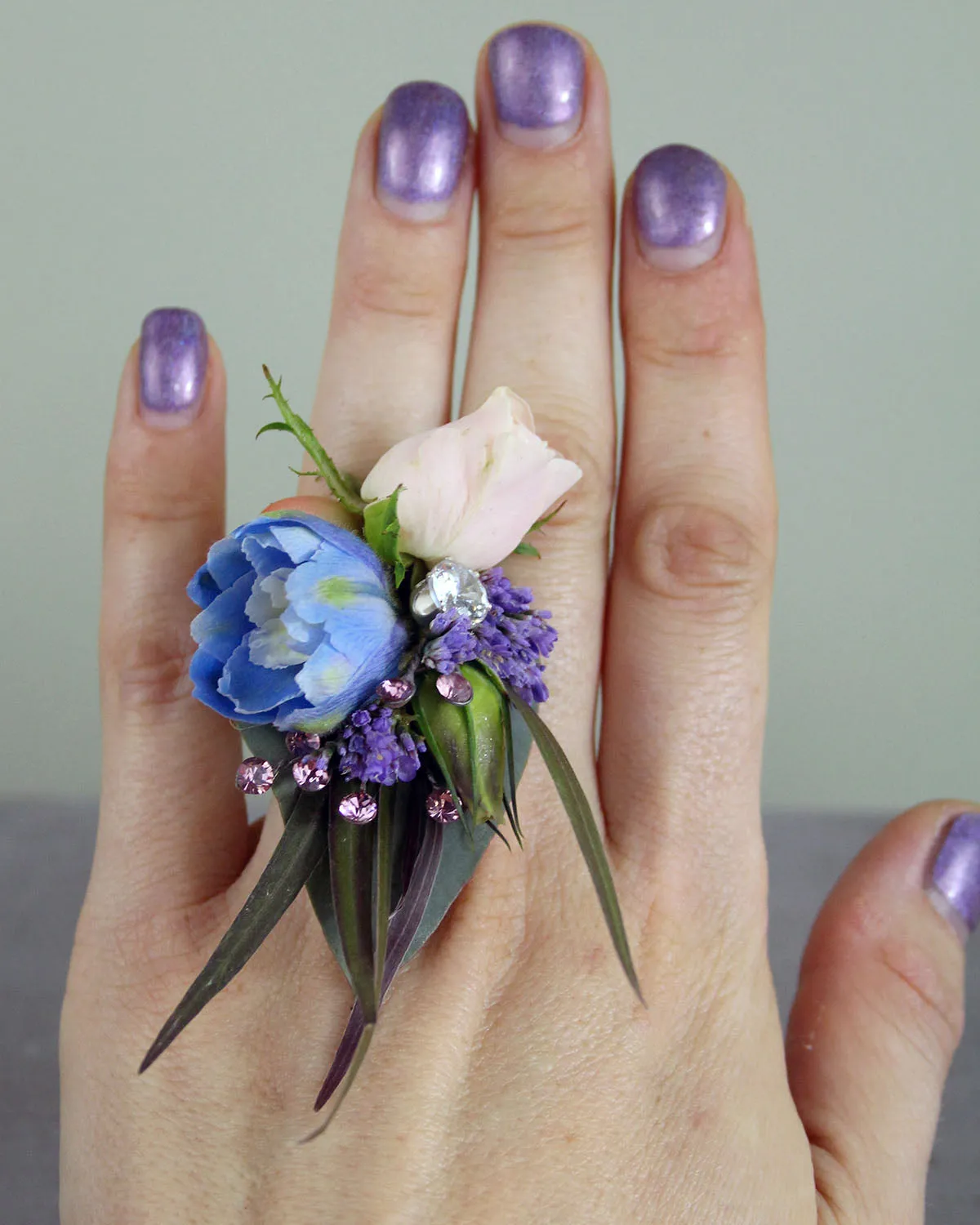 Fresh Floral Fashion Ring