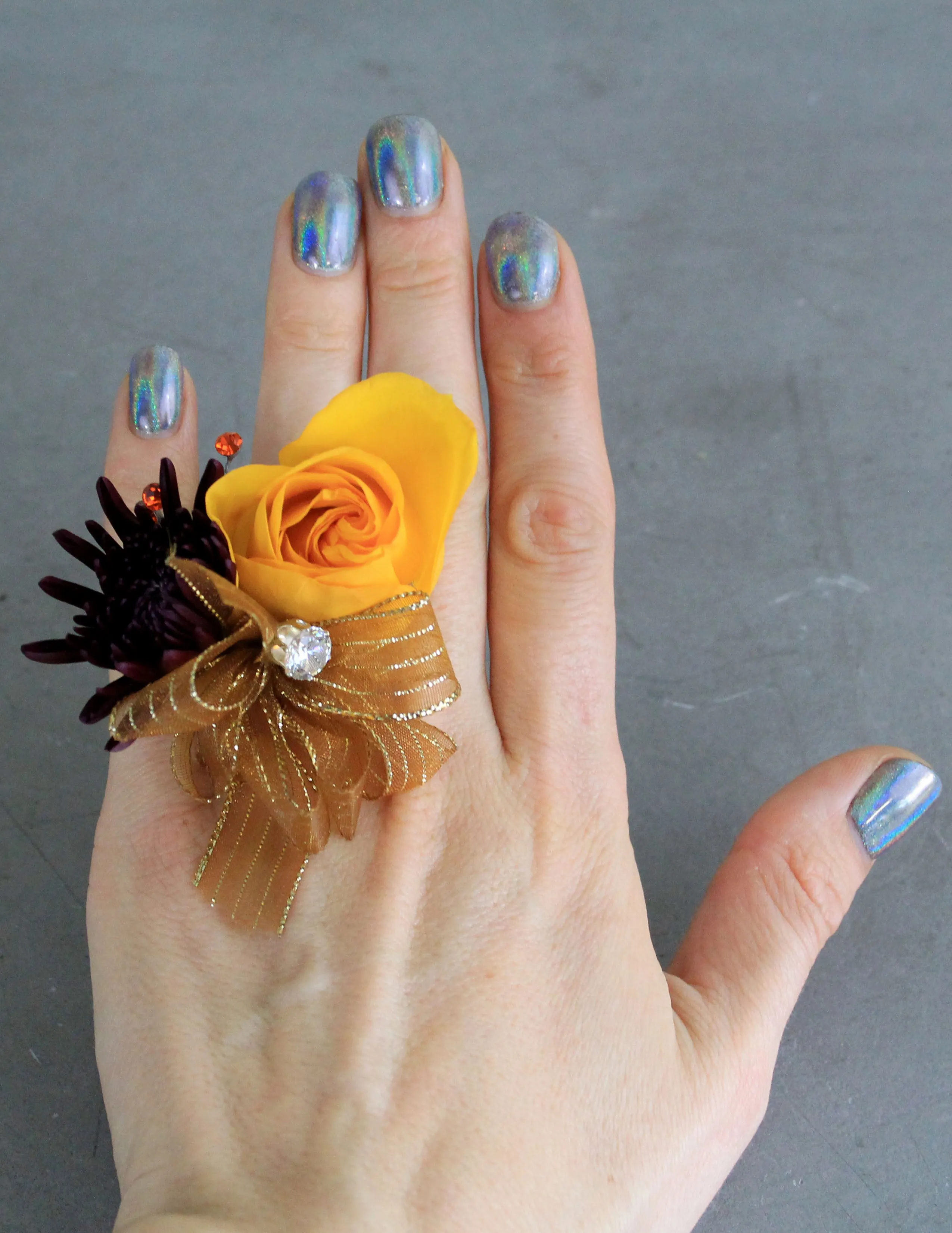 Fresh Floral Fashion Ring