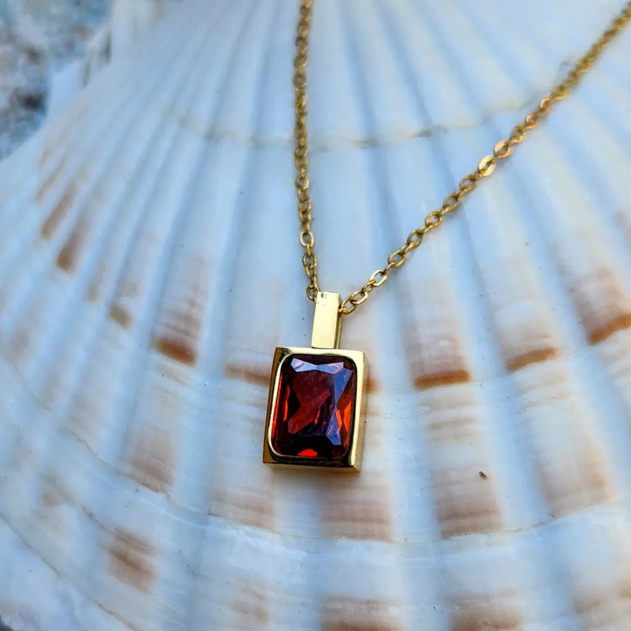 GARNET CUBIC ZIRCONIA PENDANT 18K GOLD- WATERPROOF NECKLACE