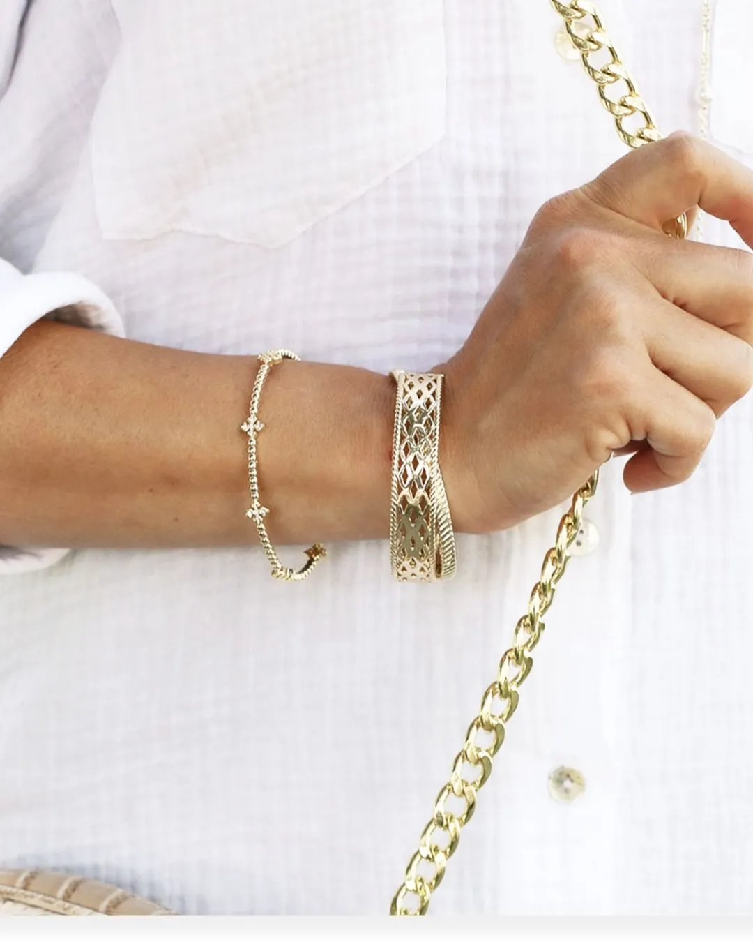 Graceful Mini Cuff Bracelet in Gold