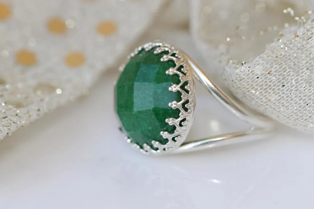 GREEN JADE RING