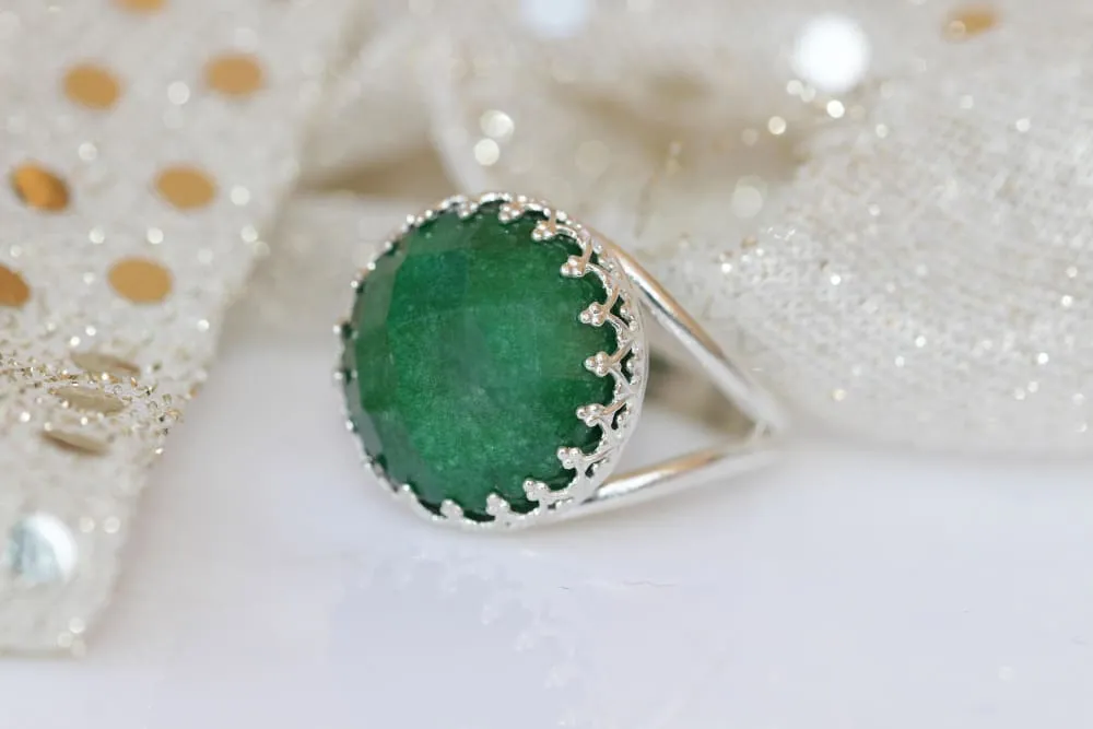 GREEN JADE RING