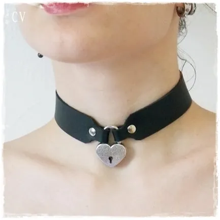 Heart-Shaped Padlock Leather Collar