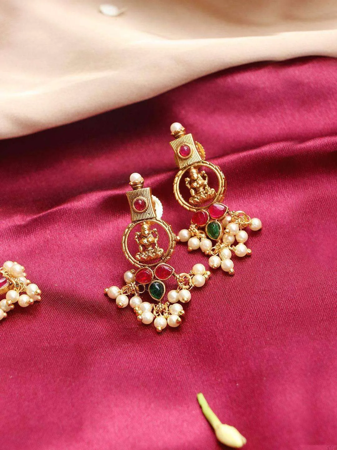 Lakshmi Pearl Necklace Temple Jewellery Set