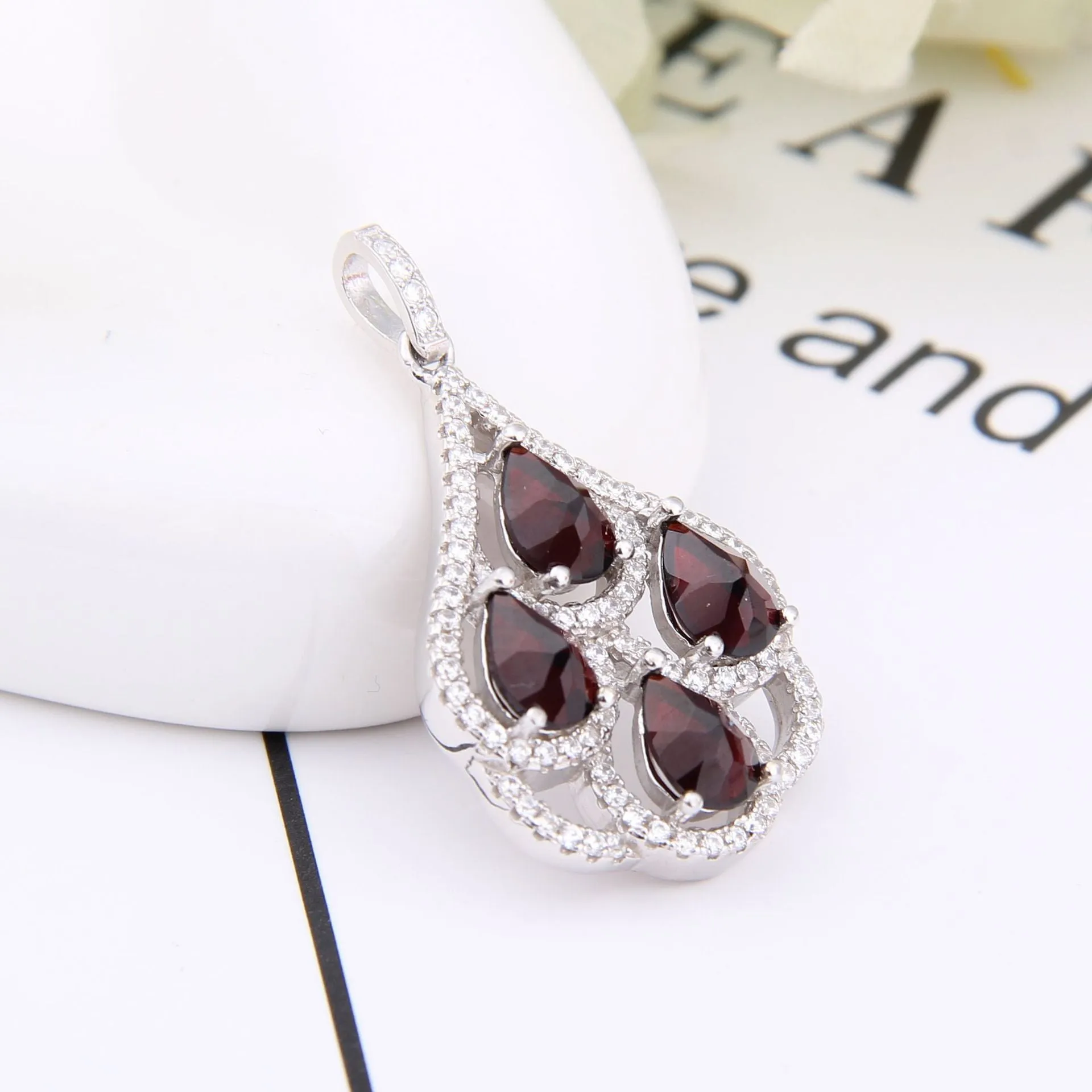 Natural Garnet Creative Pendant Silver Necklace for Women