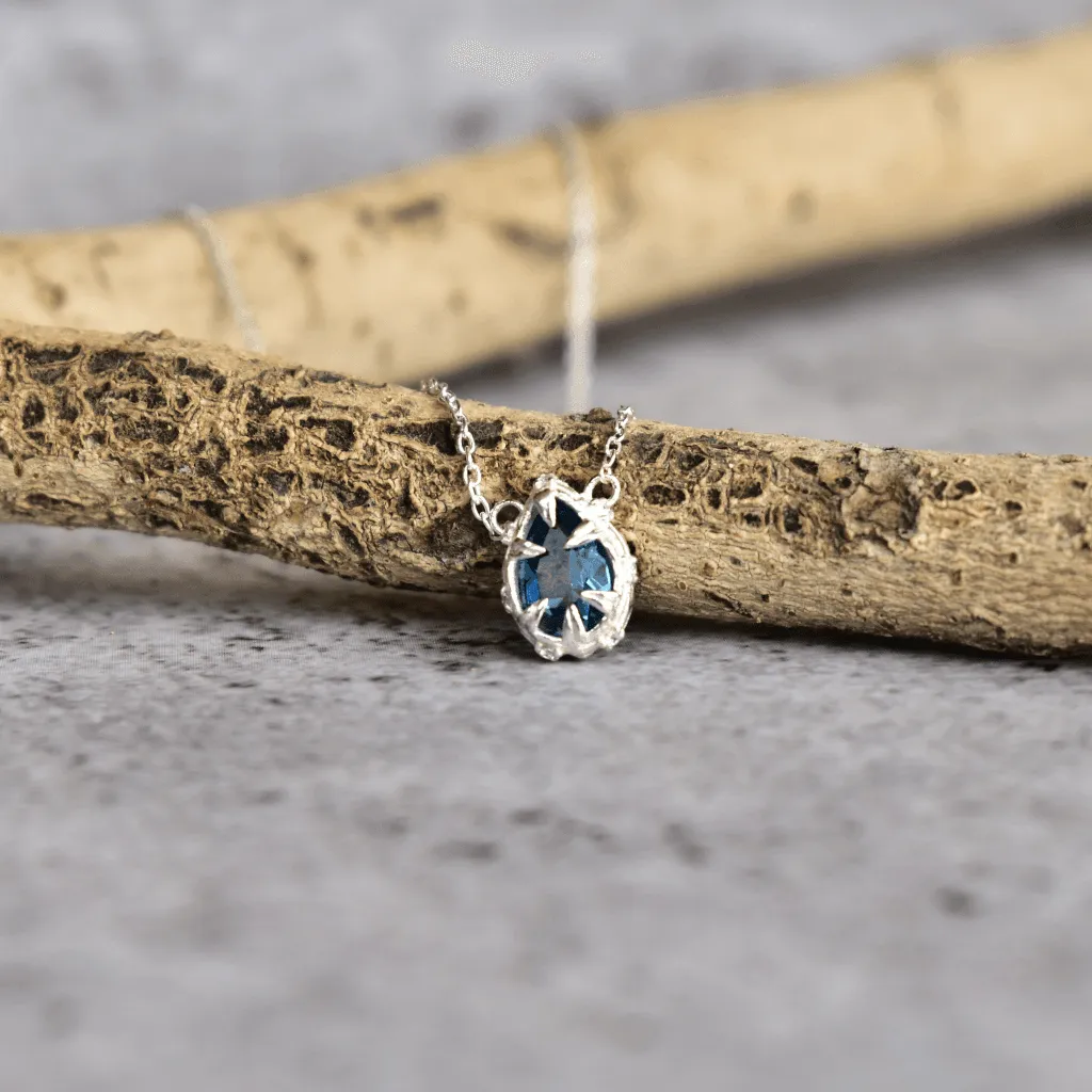 Nature Skin - Blue Topaz Necklace