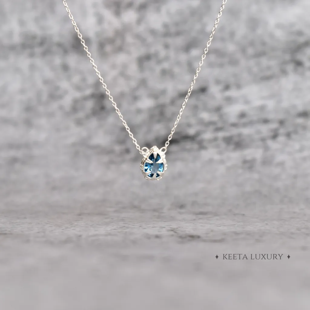 Nature Skin - Blue Topaz Necklace