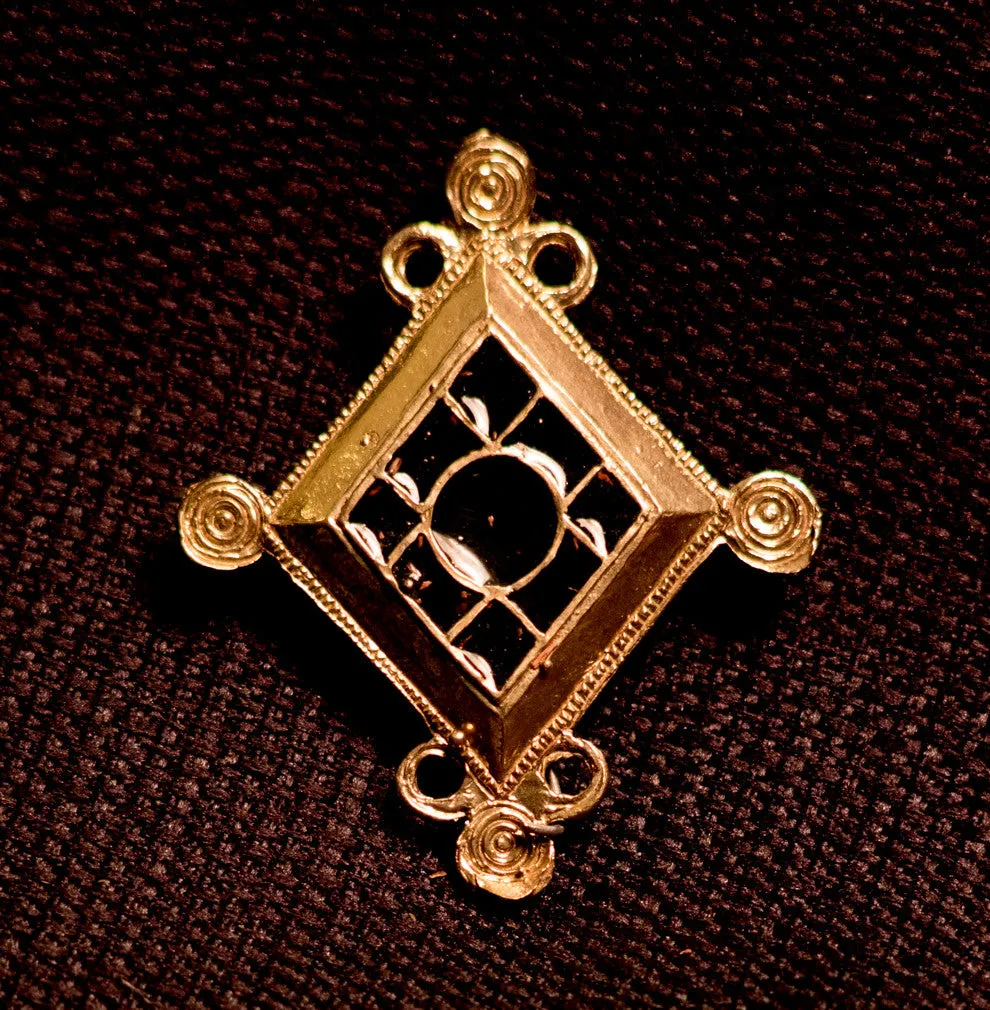 Roman Lozenge brooch - W-77