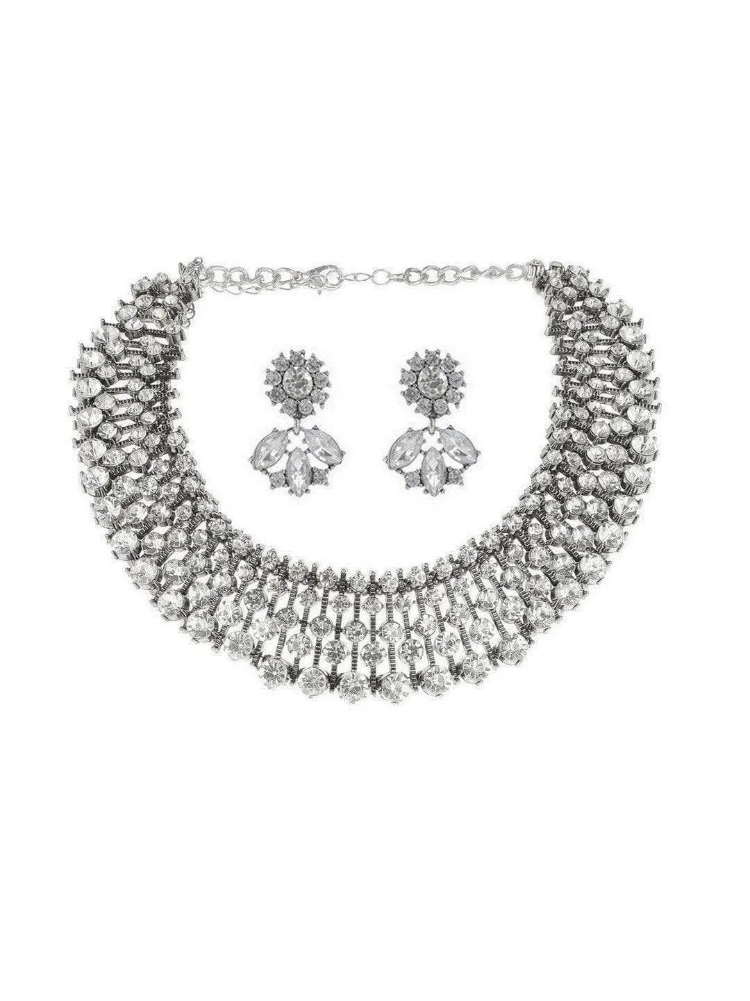 Saili Satwe Rangan In Diamond Choker With Earrings Silver