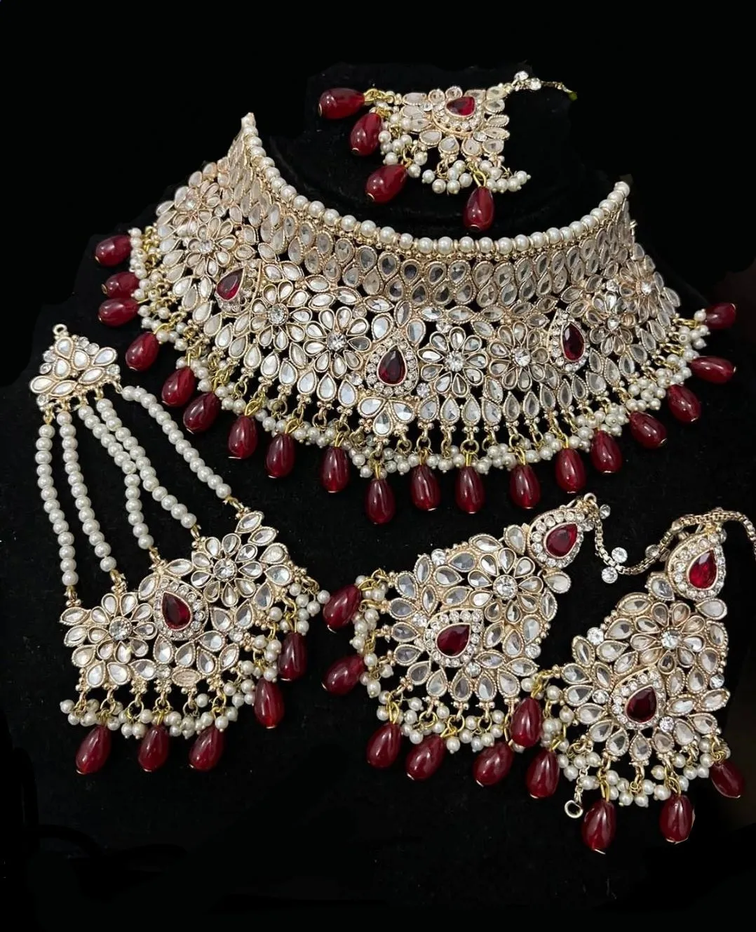 Sheesh kundan Bridal Choker set.