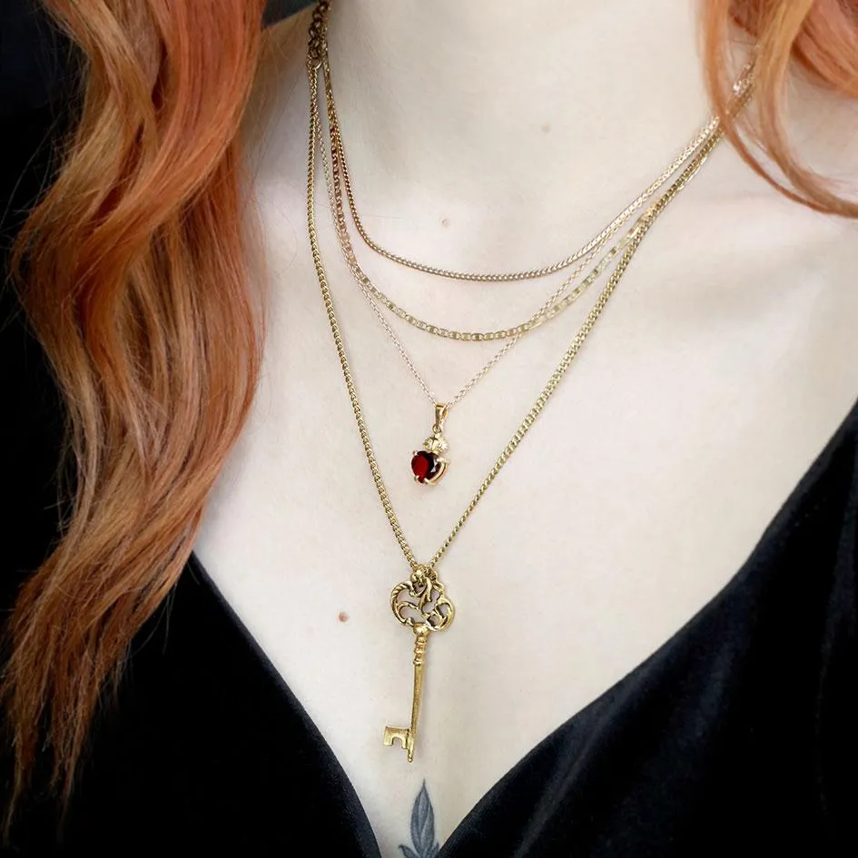 The Sacred Heart Garnet Necklace - Gold