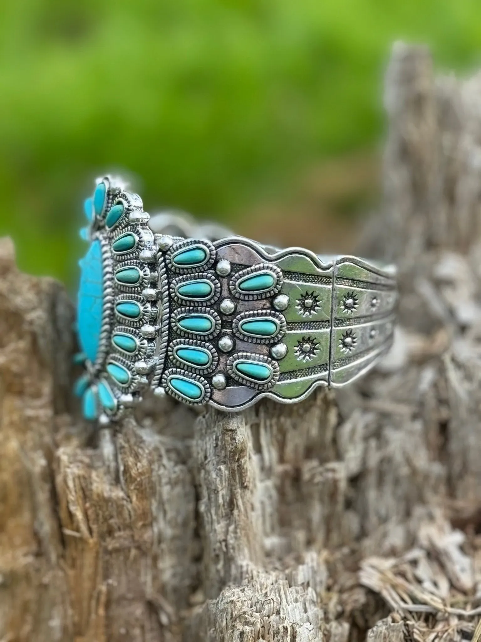 Turquoise Oval Cluster Stretch Bracelet