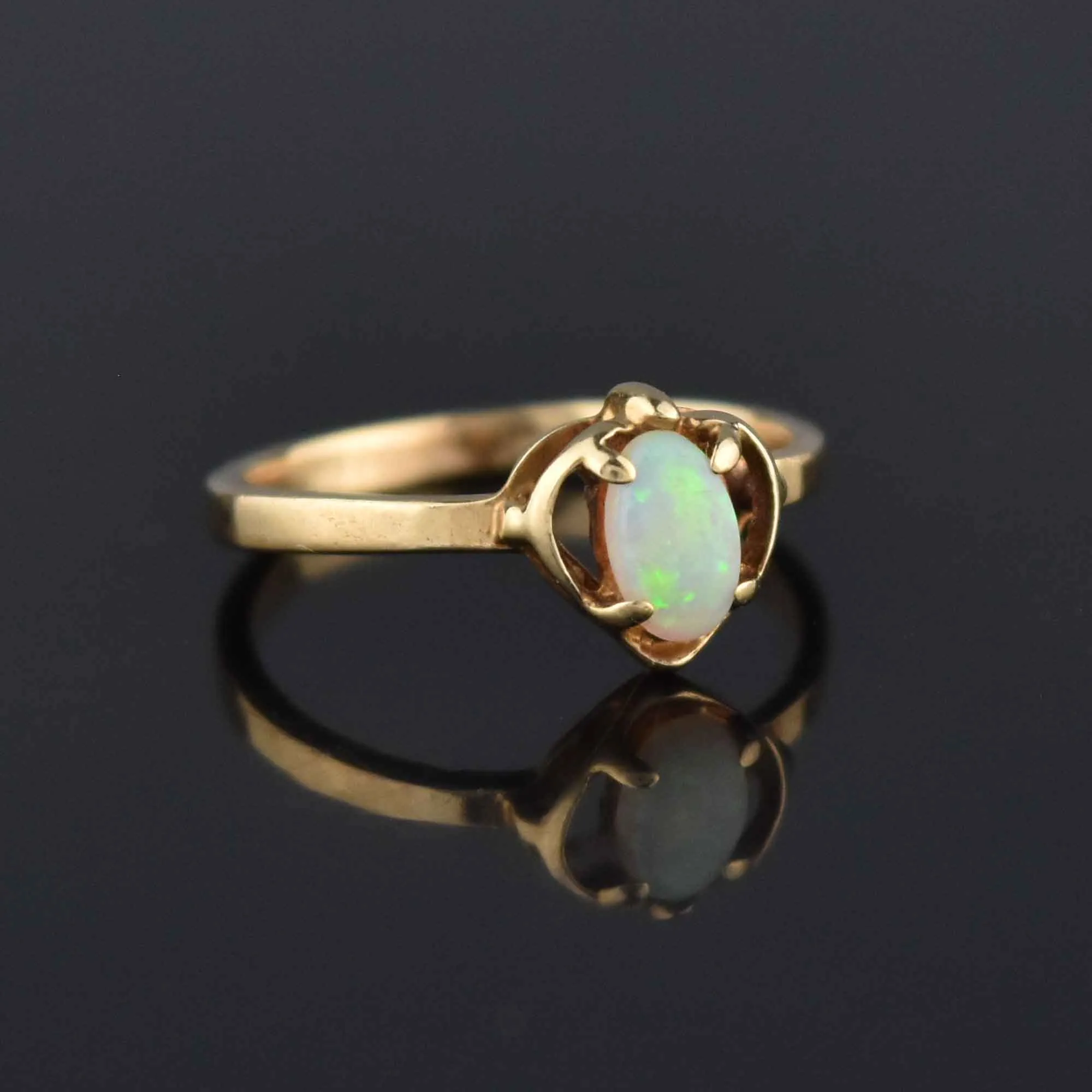 Vintage 14K Gold Opal Cabochon Midi Ring