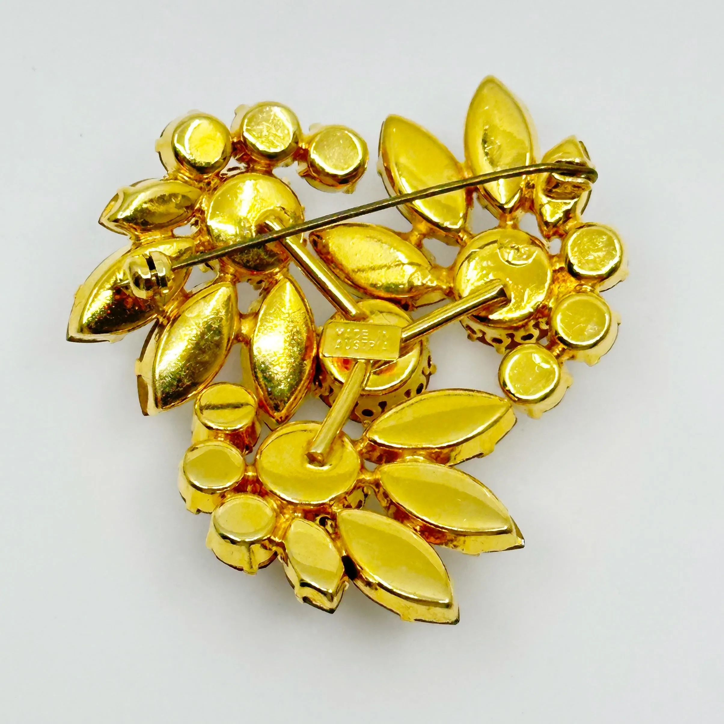 Vintage Austria Gold tone rhinestone brooch GM58