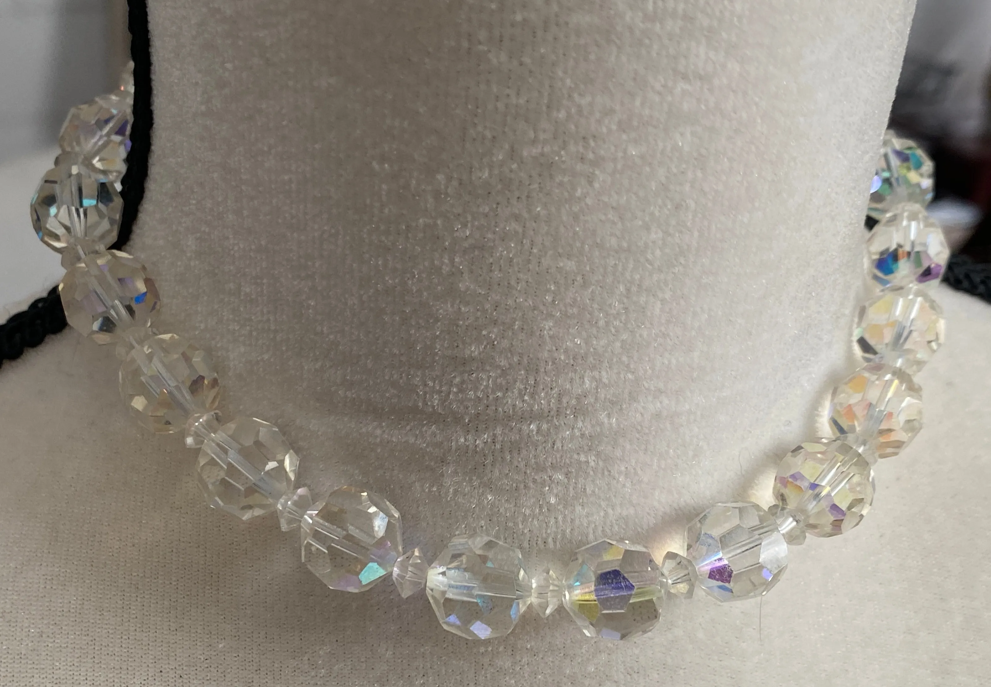 Vintage Glass AB Aurora Borealis Faceted Bead Collar Choker Necklace