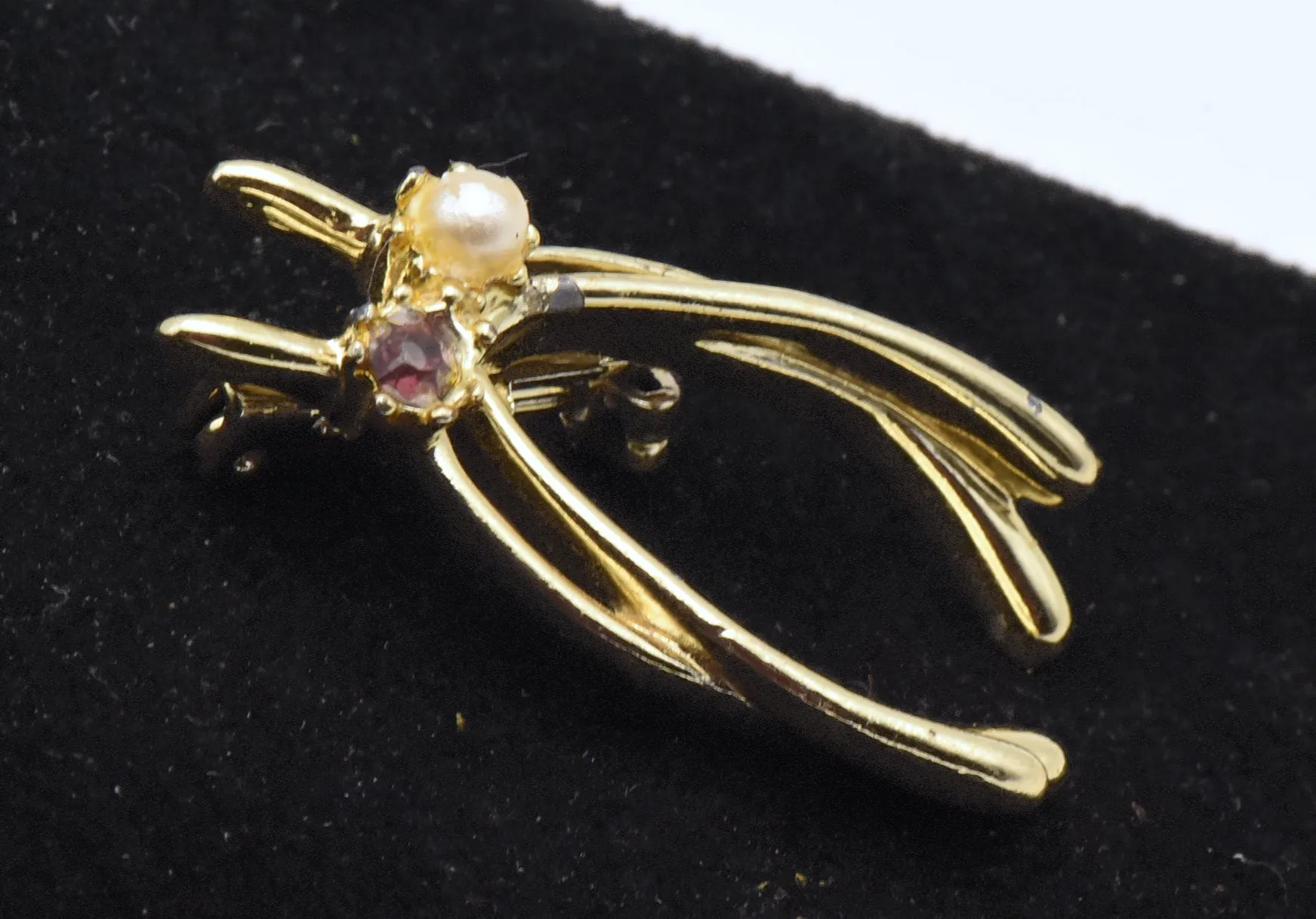 Vintage Gold Tone Double Wishbone Brooch