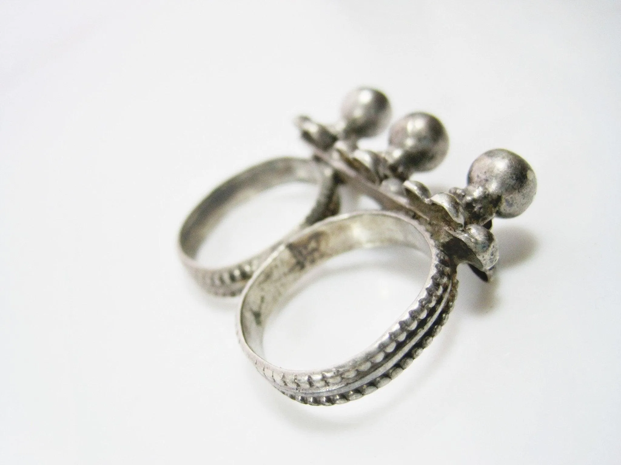 Vintage Silver Indian Double Finger Ring from Rajasthan